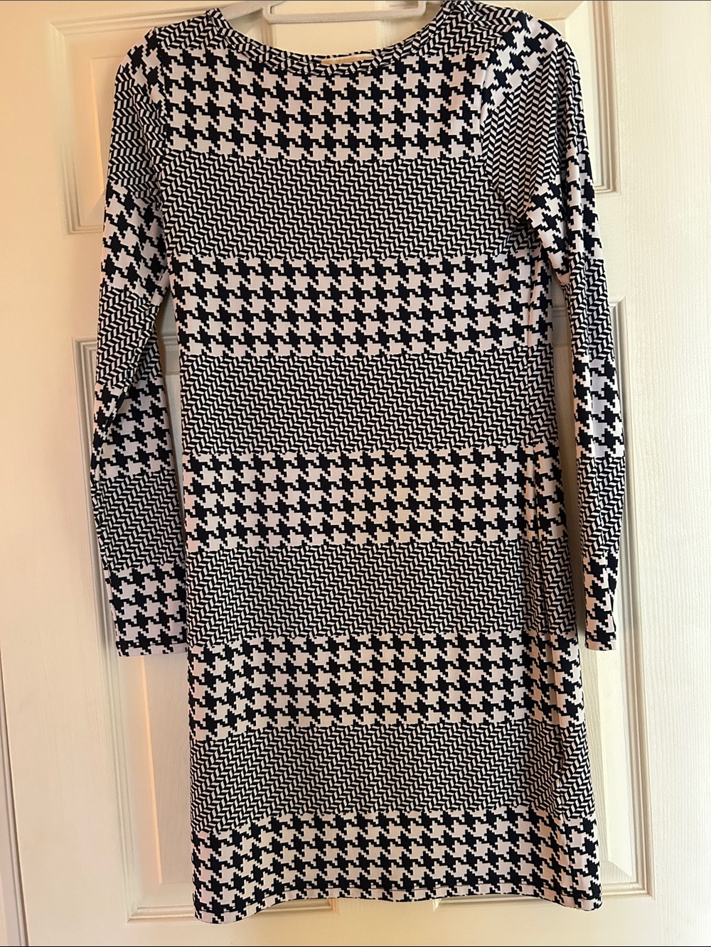 MICHAEL Michael Kors Black and White Houndstooth Long Sleeve Dress